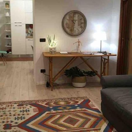 Casa Via Toledo. Centralissima E Vicina Al Porto Lägenhet Neapel Exteriör bild