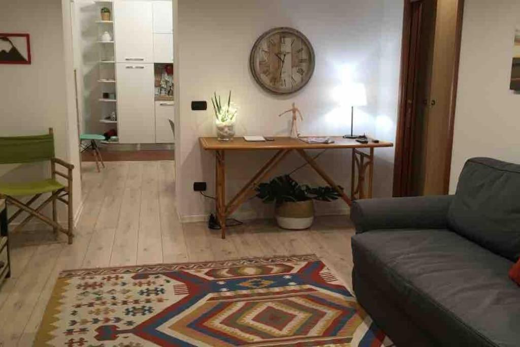 Casa Via Toledo. Centralissima E Vicina Al Porto Lägenhet Neapel Exteriör bild