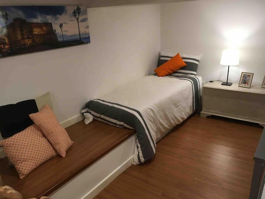 Casa Via Toledo. Centralissima E Vicina Al Porto Lägenhet Neapel Exteriör bild