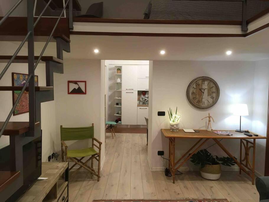 Casa Via Toledo. Centralissima E Vicina Al Porto Lägenhet Neapel Exteriör bild
