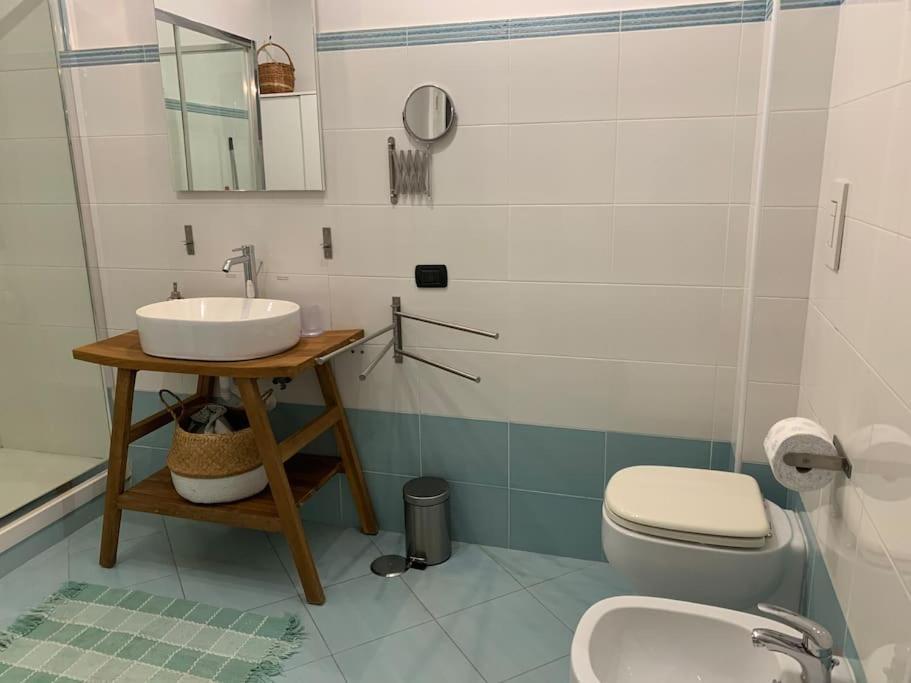 Casa Via Toledo. Centralissima E Vicina Al Porto Lägenhet Neapel Exteriör bild